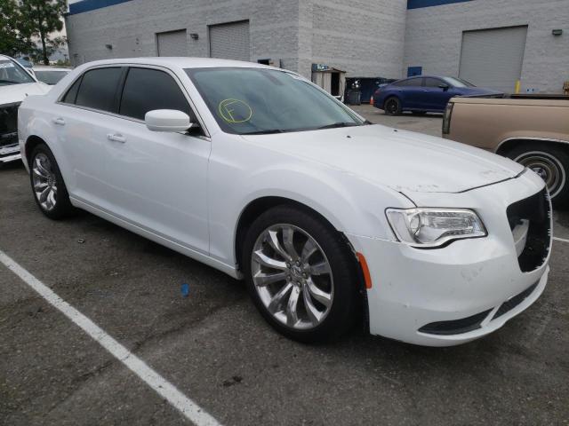 2C3CCAAG8HH584536 - 2017 CHRYSLER 300 LIMITED WHITE photo 4