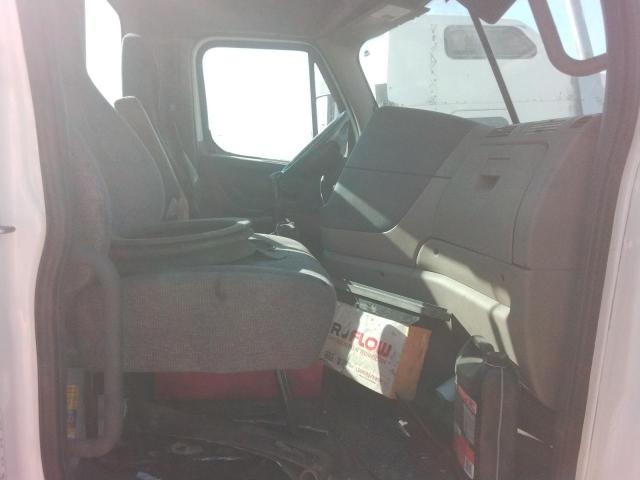 3AKJGEDV0GSHK6047 - 2016 FREIGHTLINER CASCADIA 1 WHITE photo 5