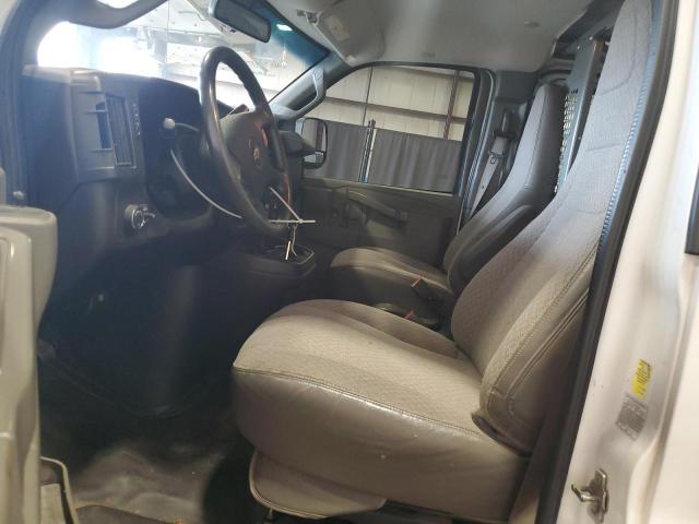 1GCWGBFP5J1335093 - 2018 CHEVROLET EXPRESS G2 Weiß Foto 7