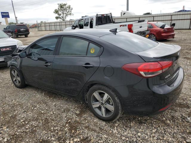 3KPFL4A75JE226385 - 2018 KIA FORTE LX BLACK photo 2