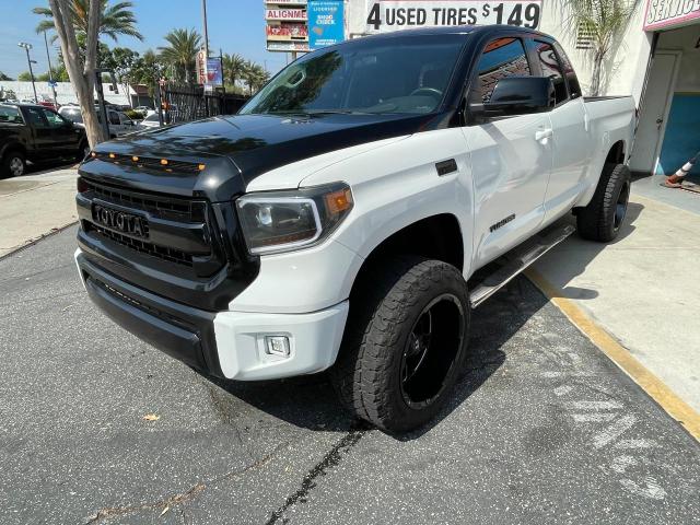 5TFRM5F16GX099210 - 2016 TOYOTA TUNDRA DOUBLE CAB SR/SR5 TWO TONE photo 2