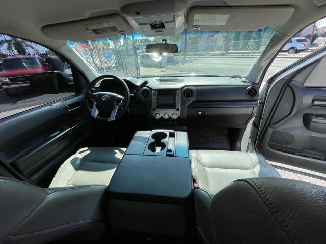 5TFRM5F16GX099210 - 2016 TOYOTA TUNDRA DOUBLE CAB SR/SR5 TWO TONE photo 9