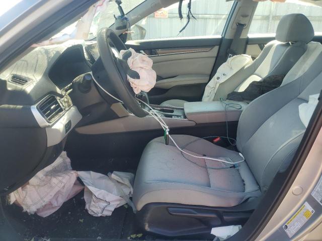 1HGCV1F14JA238077 - 2018 HONDA ACCORD LX Արծաթագույն լուսանկար 7