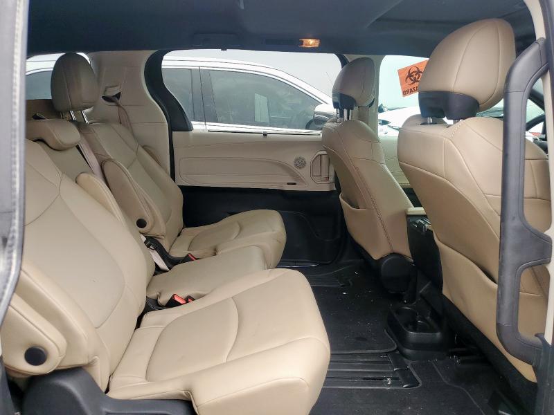 5TDYRKEC3MS066424 - 2021 TOYOTA SIENNA XLE 蓝色 照片 11