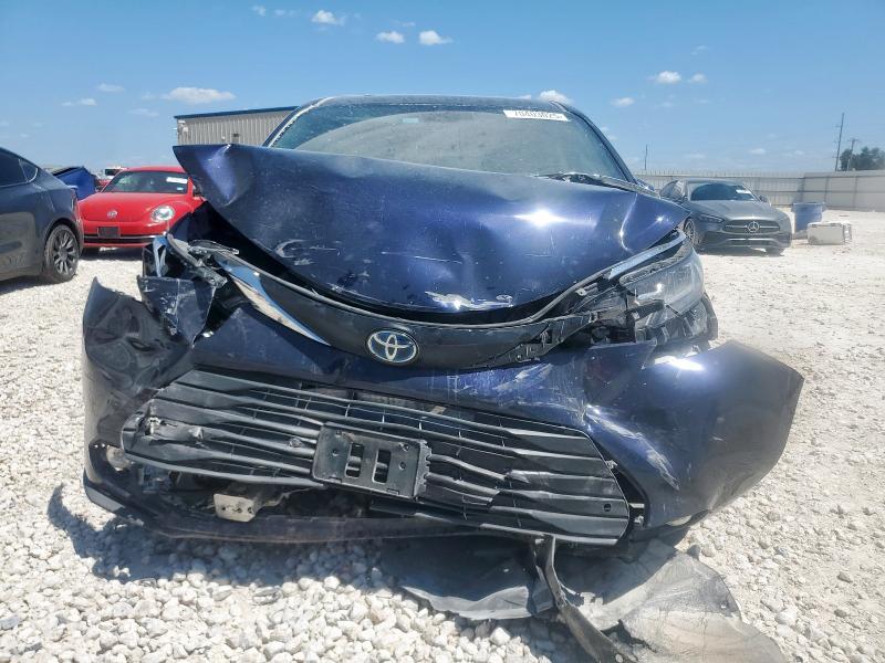 5TDYRKEC3MS066424 - 2021 TOYOTA SIENNA XLE 蓝色 照片 5