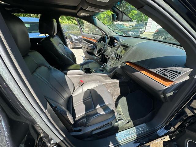 2LMHJ5NK7JBL02473 - 2018 LINCOLN MKT Czarny zdjęcie 5