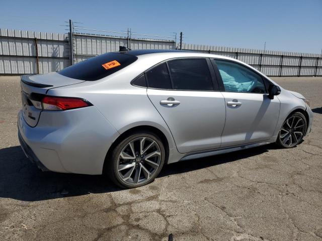 5YFP4MCE9MP074160 - 2021 TOYOTA COROLLA SE SILVER photo 3