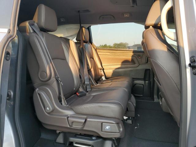 5FNRL6H85NB039915 - 2022 HONDA ODYSSEY TOURING SILVER photo 11