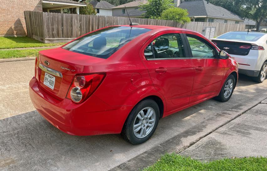 1G1JC5SHXF4127411 - 2015 CHEVROLET SONIC LT RED photo 4
