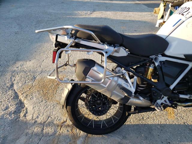 WB10M1302N6F06830 - 2022 BMW R 1250 GS ADVENTURE WHITE photo 6