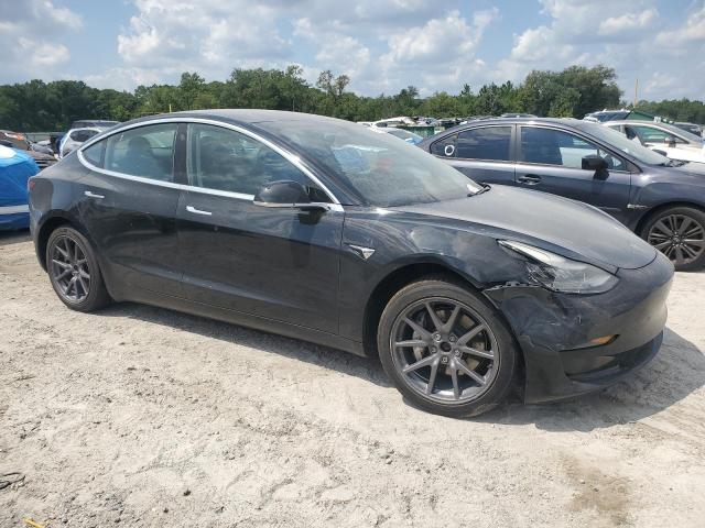 5YJ3E1EB3JF113636 - 2018 TESLA MODEL 3 შავი ფოტო 4