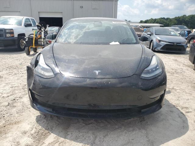 5YJ3E1EB3JF113636 - 2018 TESLA MODEL 3 შავი ფოტო 5