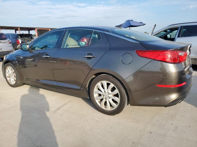 5XXGM4A73FG399600 - 2015 KIA OPTIMA LX Brązowy zdjęcie 2