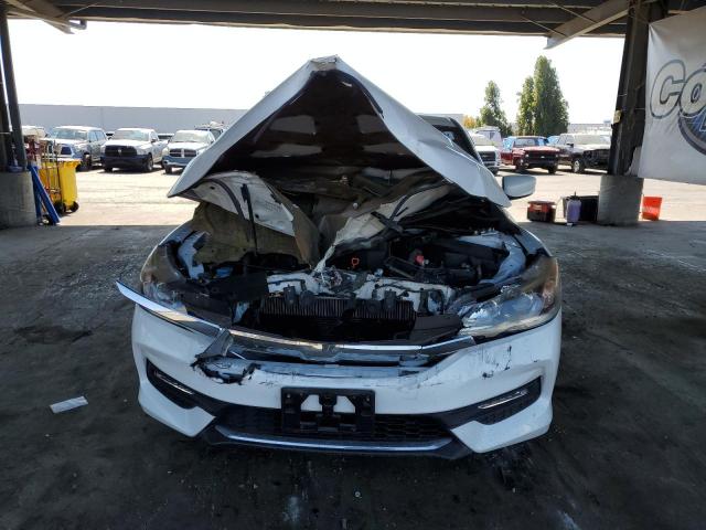 1HGCR2F57GA211185 - 2016 HONDA ACCORD SPORT 白色 照片 5