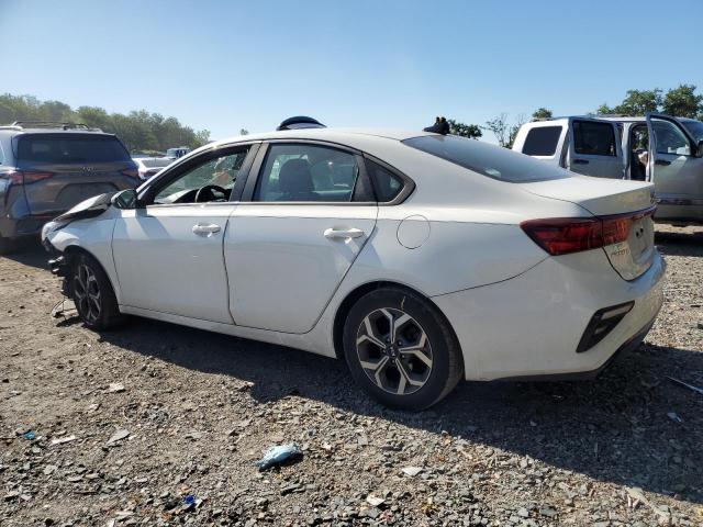 3KPF24ADXKE120654 - 2019 KIA FORTE FE WHITE photo 2