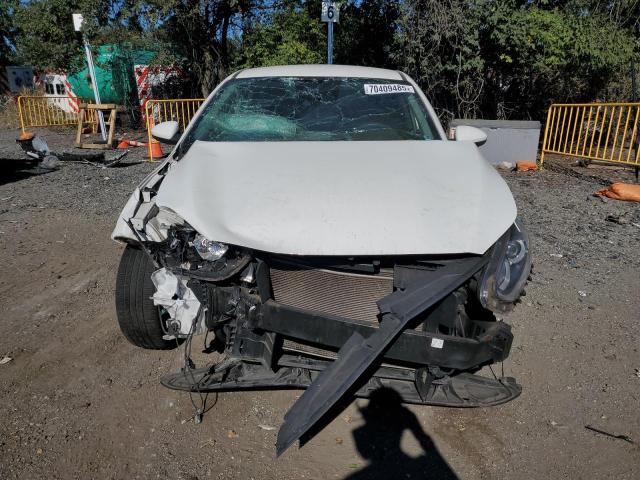 3KPF24ADXKE120654 - 2019 KIA FORTE FE WHITE photo 5