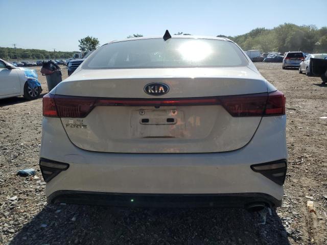 3KPF24ADXKE120654 - 2019 KIA FORTE FE WHITE photo 6