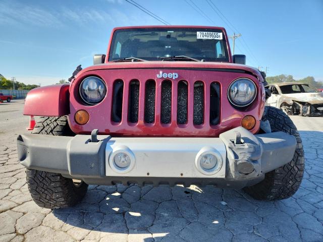 1J4HA5H16BL579436 - 2011 JEEP WRANGLER U SAHARA 红色 照片 5