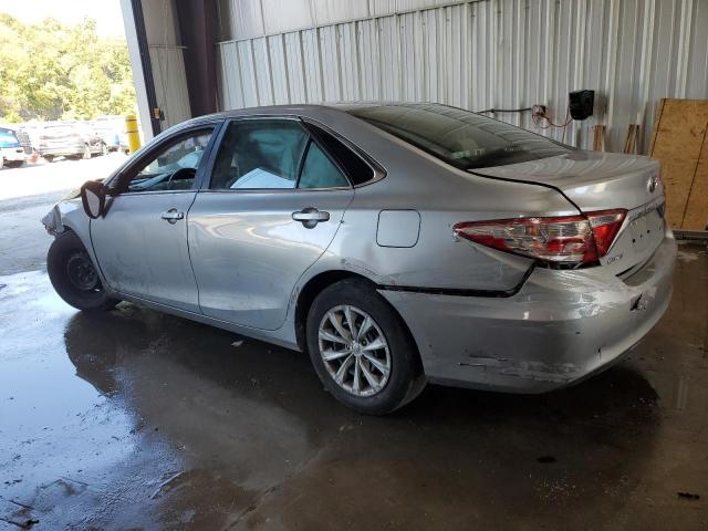 4T4BF1FK1GR543884 - 2016 TOYOTA CAMRY LE SILVER photo 2