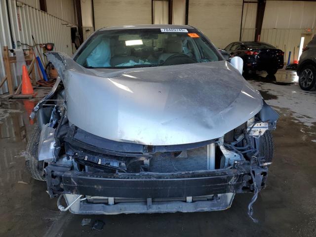 4T4BF1FK1GR543884 - 2016 TOYOTA CAMRY LE SILVER photo 5