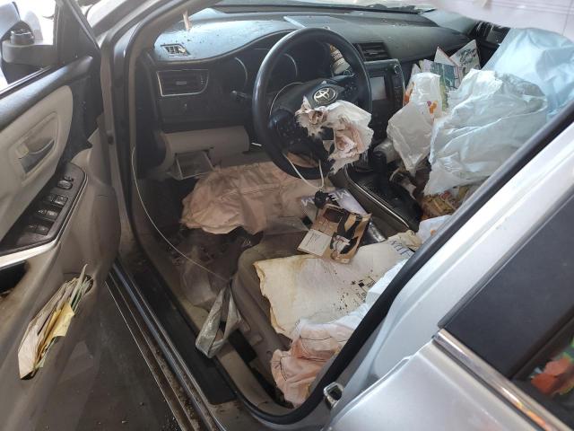 4T4BF1FK1GR543884 - 2016 TOYOTA CAMRY LE SILVER photo 8