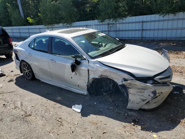 4T1G11BK4PU082135 - 2023 TOYOTA CAMRY SE NIGHT SHADE WHITE photo 4