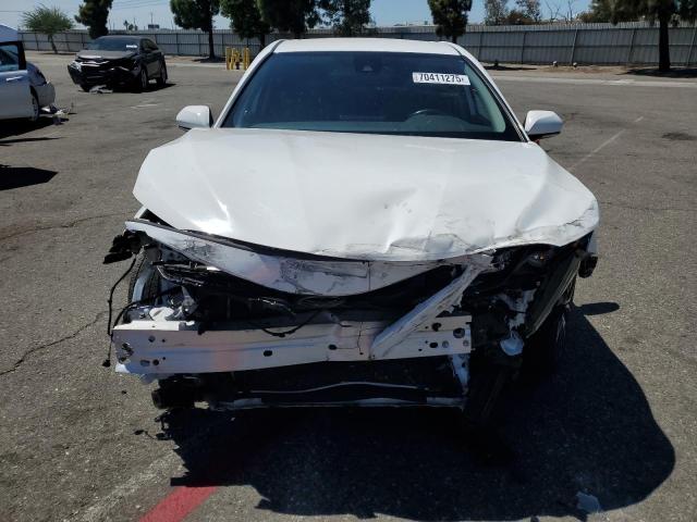 4T1T11AK7PU766791 - 2023 TOYOTA CAMRY SE NIGHT SHADE WHITE photo 5
