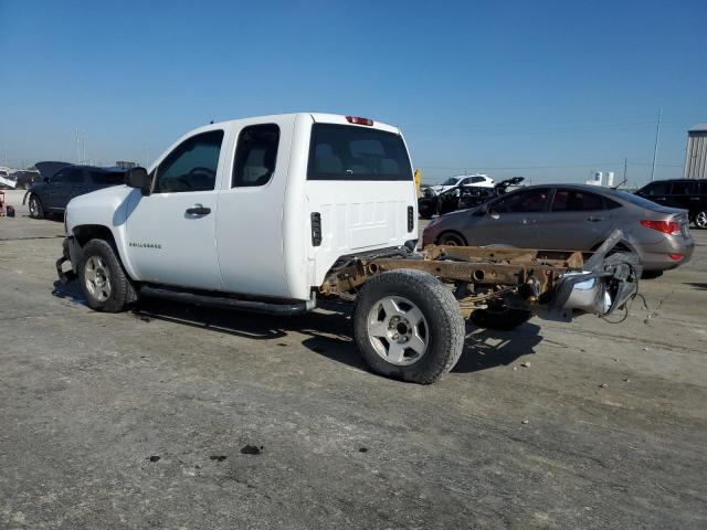 1GCEC19X88Z303179 - 2008 CHEVROLET SILVERADO C1500 WHITE photo 2