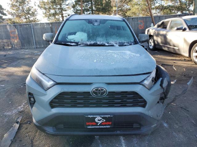 2T3A1RFV0NW250141 - 2022 TOYOTA RAV4 XLE PREMIUM GRAY photo 5