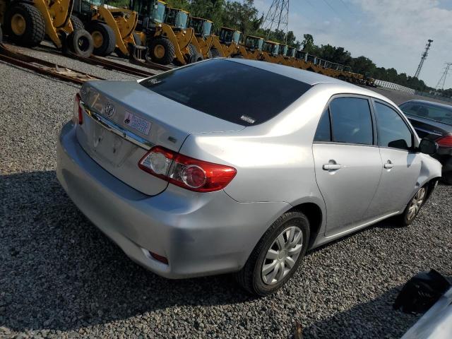 2T1BU4EEXBC573716 - 2011 TOYOTA COROLLA BASE ვერცხლისფერი ფოტო 3