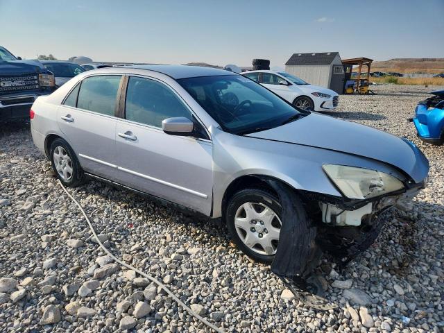 1HGCM56475A190083 - 2005 HONDA ACCORD LX SILVER photo 4