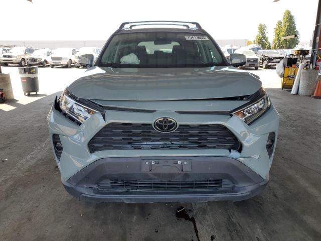 2T3W1RFVXMW146843 - 2021 TOYOTA RAV4 XLE SILVER photo 5