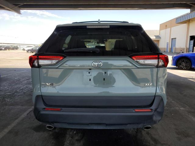 2T3W1RFVXMW146843 - 2021 TOYOTA RAV4 XLE SILVER photo 6