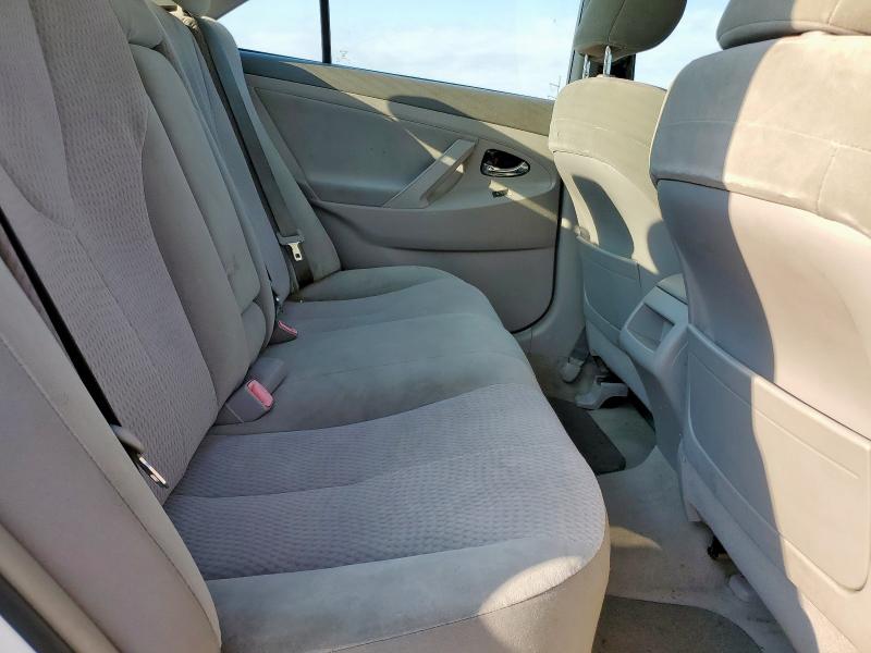 4T4BF3EK4AR059776 - 2010 TOYOTA CAMRY BASE WHITE photo 10