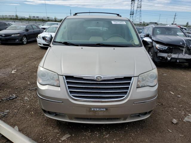 2A8HR64X68R691399 - 2008 CHRYSLER TOWN & COU LIMITED BEIGE photo 5