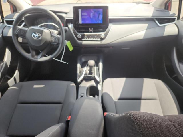 5YFB4MDE2PP001189 - 2023 TOYOTA COROLLA LE أحمر صورة 8