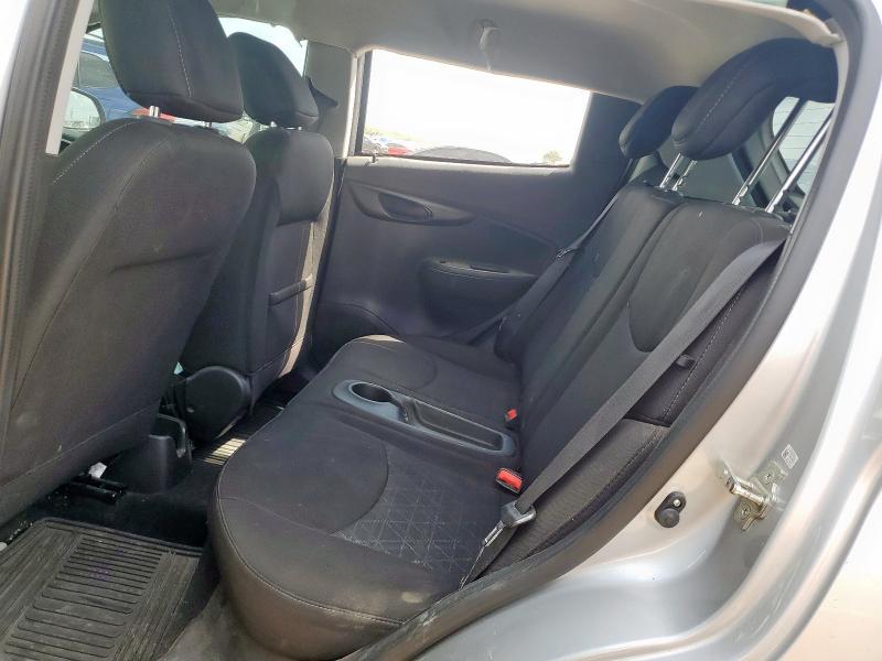 KL8CD6SA8KC725706 - 2019 CHEVROLET SPARK 1LT فضي صورة 10