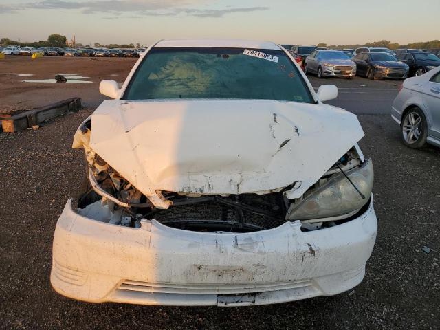 4T1BE32K65U596169 - 2005 TOYOTA CAMRY LE WHITE photo 5