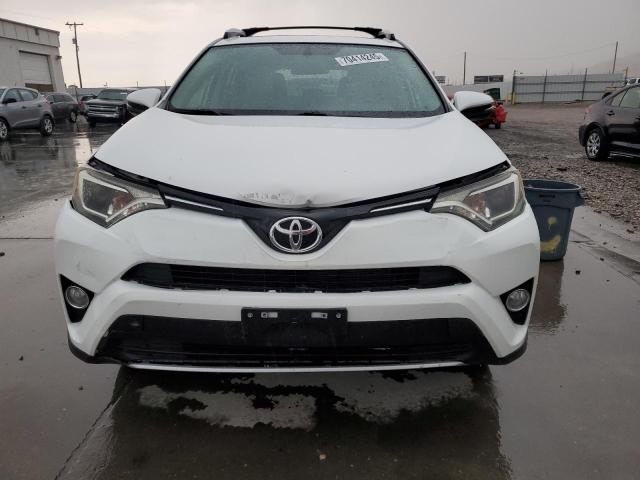 JTMWFREV5GJ078814 - 2016 TOYOTA RAV4 XLE WHITE photo 5