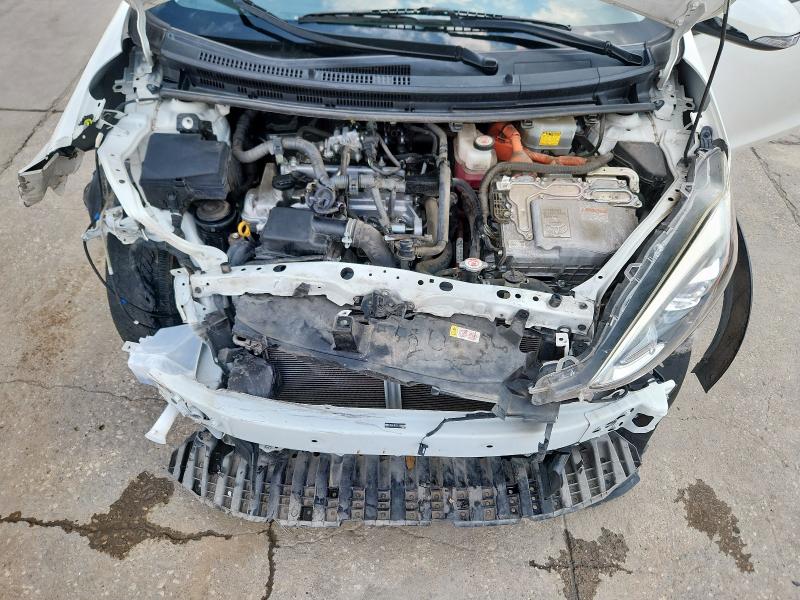 JTDKDTB33J1608208 - 2018 TOYOTA PRIUS C თეთრი ფოტო 11