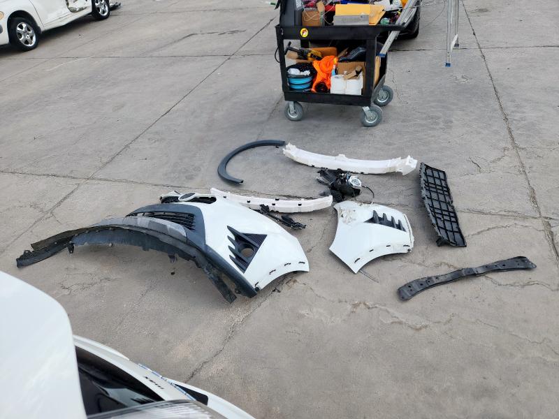 JTDKDTB33J1608208 - 2018 TOYOTA PRIUS C თეთრი ფოტო 12