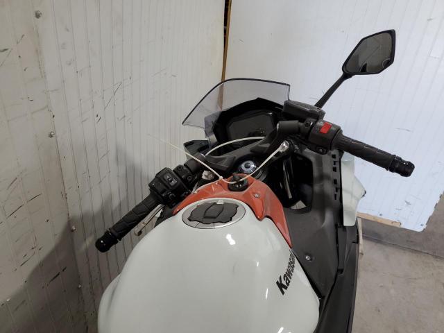 ML5EXER1XPDA88842 - 2023 KAWASAKI EX650 R Ақ фото 5