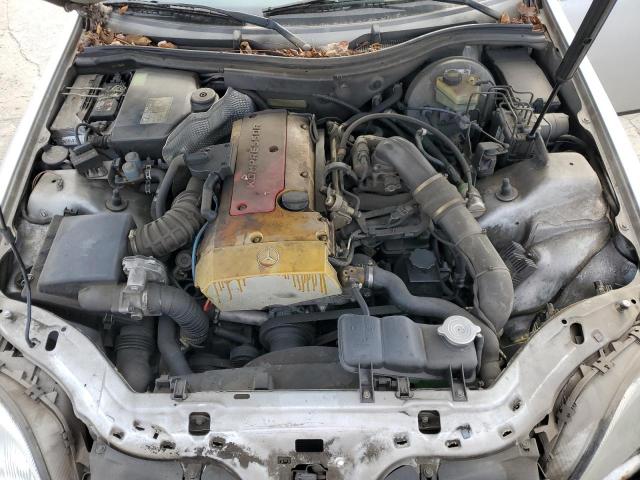 WDBKK47F9WF016285 - 1998 MERCEDES-BENZ SLK 230 KOMPRESSOR SILVER photo 11