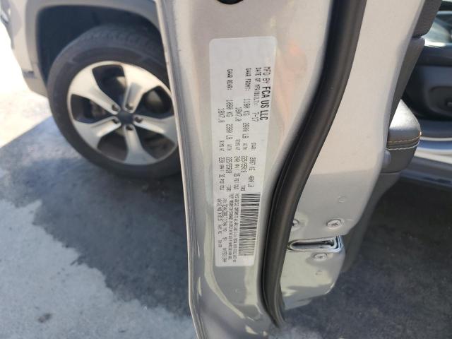 3C4NJDBB3JT117004 - 2018 JEEP COMPASS LATITUDE فضي صورة 13