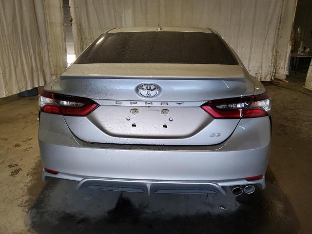 4T1G11AKXPU725573 - 2023 TOYOTA CAMRY SE NIGHT SHADE GRAY photo 6