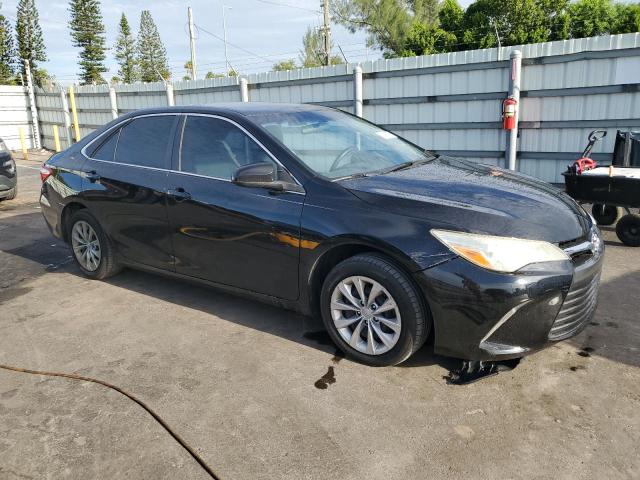 4T1BF1FK1GU252814 - 2016 TOYOTA CAMRY LE BLACK photo 4