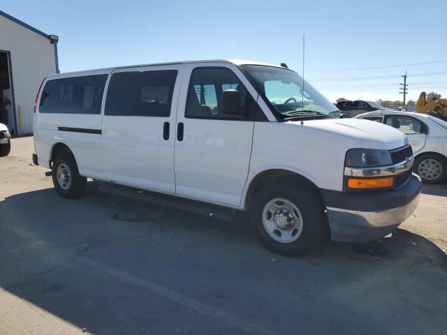 1GAZGPFG9H1147724 - 2017 CHEVROLET EXPRESS G3 LT WHITE photo 4
