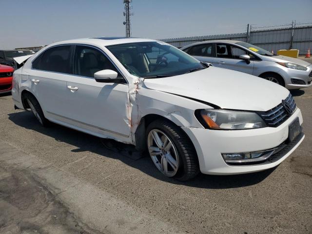 1VWBN7A38DC107097 - 2013 VOLKSWAGEN PASSAT SE WHITE photo 4