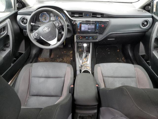 5YFBURHE5JP751300 - 2018 TOYOTA COROLLA L SILVER photo 8