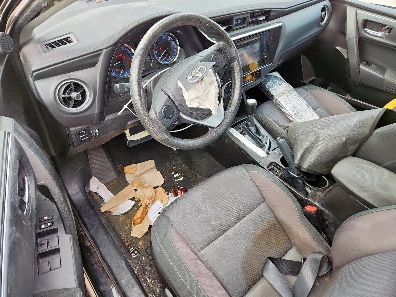 5YFBURHE6JP853463 - 2018 TOYOTA COROLLA L 黑色 照片 8